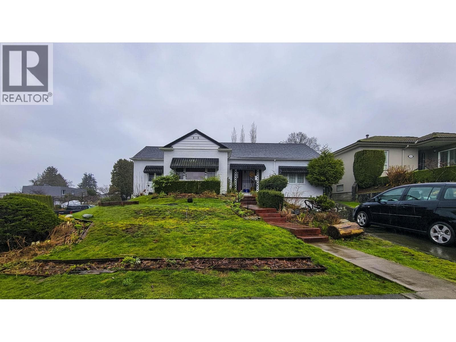 3 bed 2 bath single family at 520 N BOUNDARY ROAD — $2,680,000