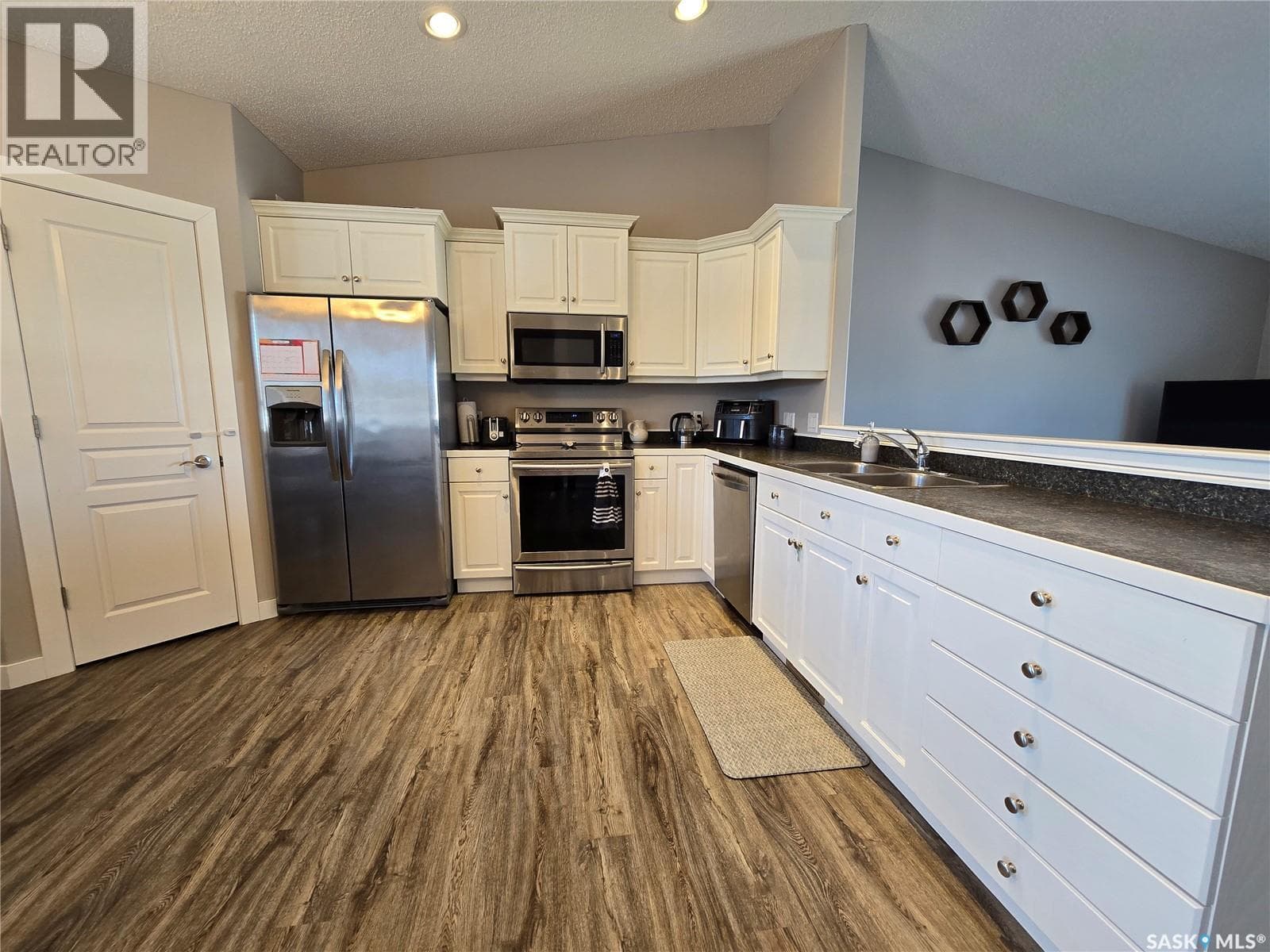 752 McTaggart DRIVE — photo 3