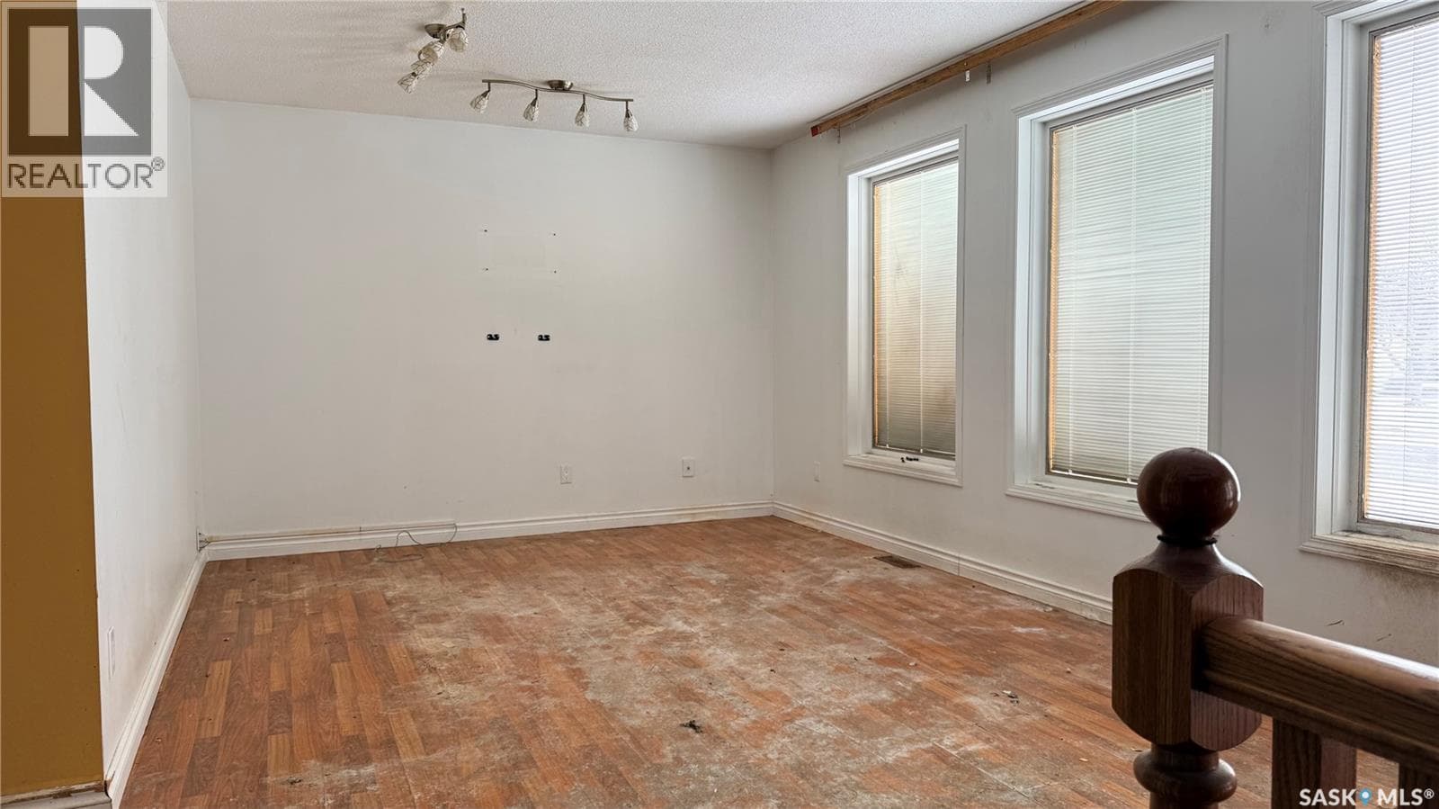 468 Petterson DRIVE — photo 3