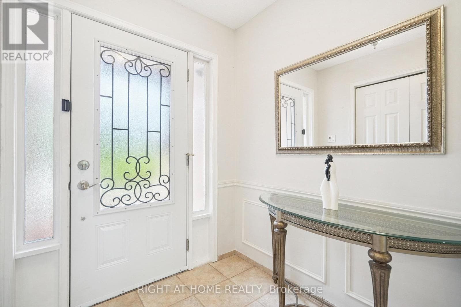 309 AMBERLY BOULEVARD photo 2