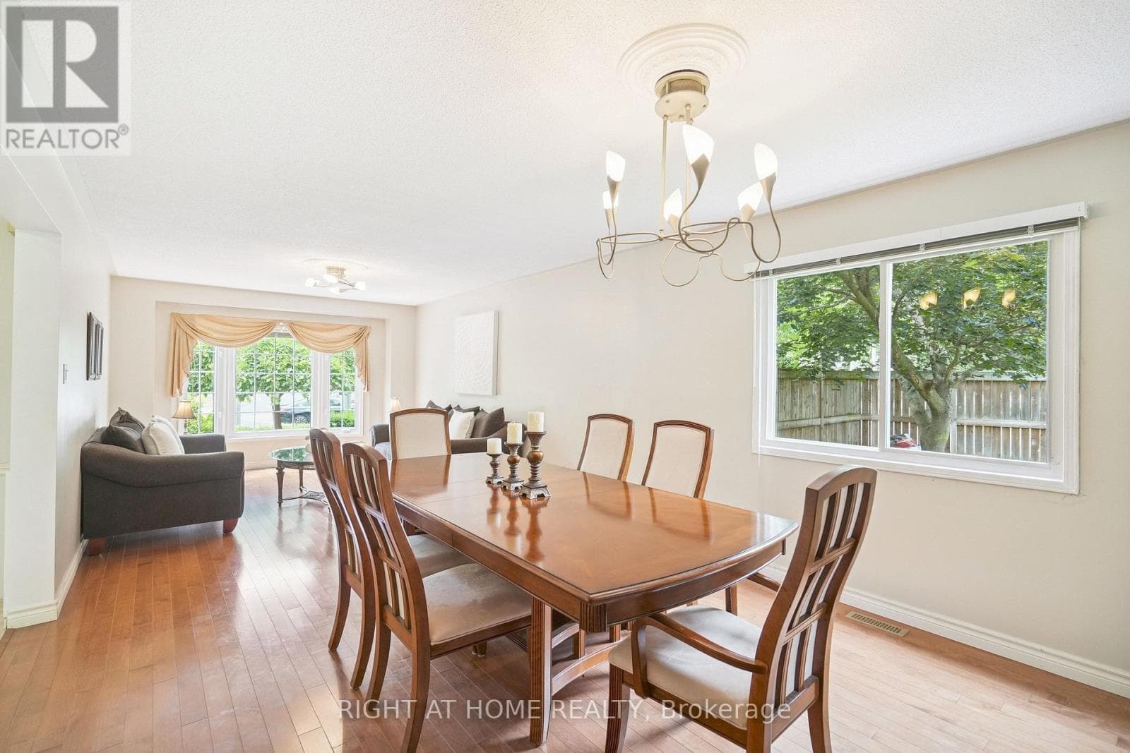 309 AMBERLY BOULEVARD photo 5