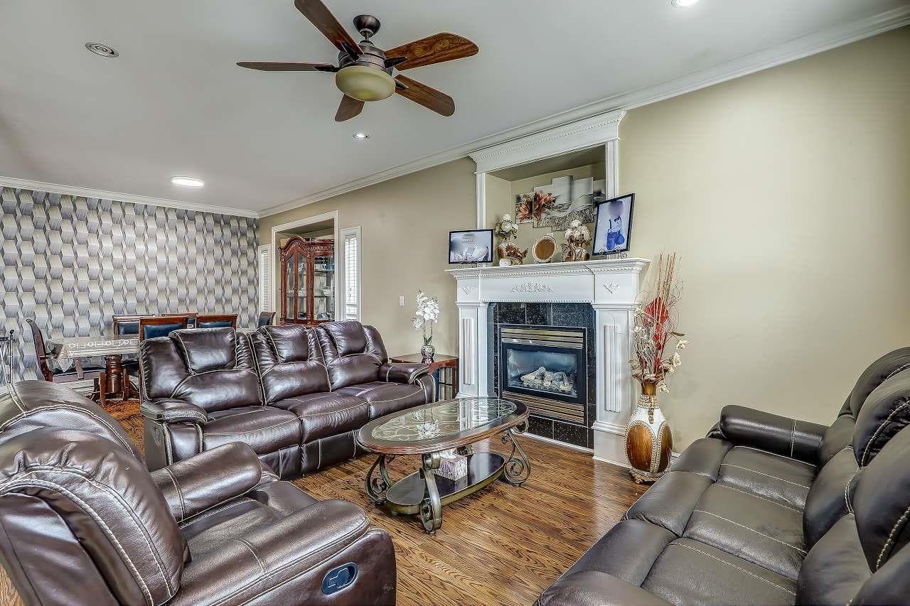 16761 63B AVENUE photo 4