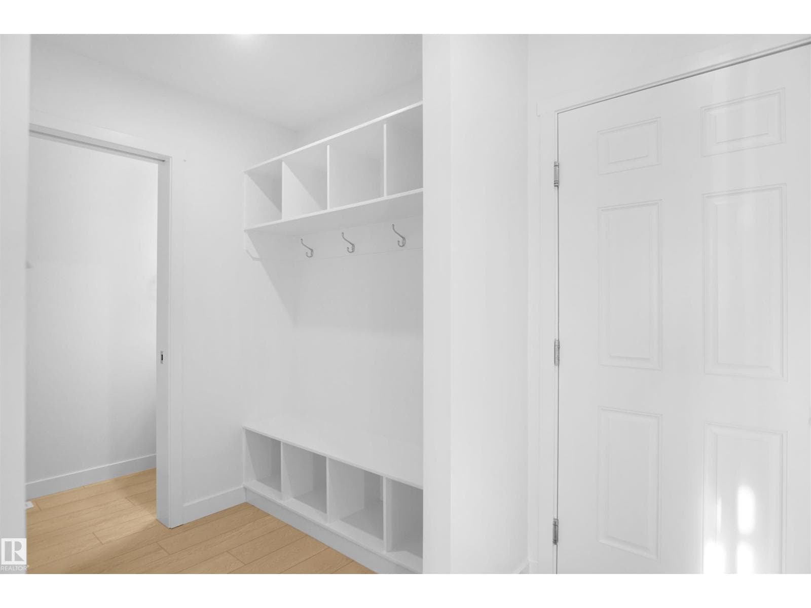 1537 208 ST NW photo 3
