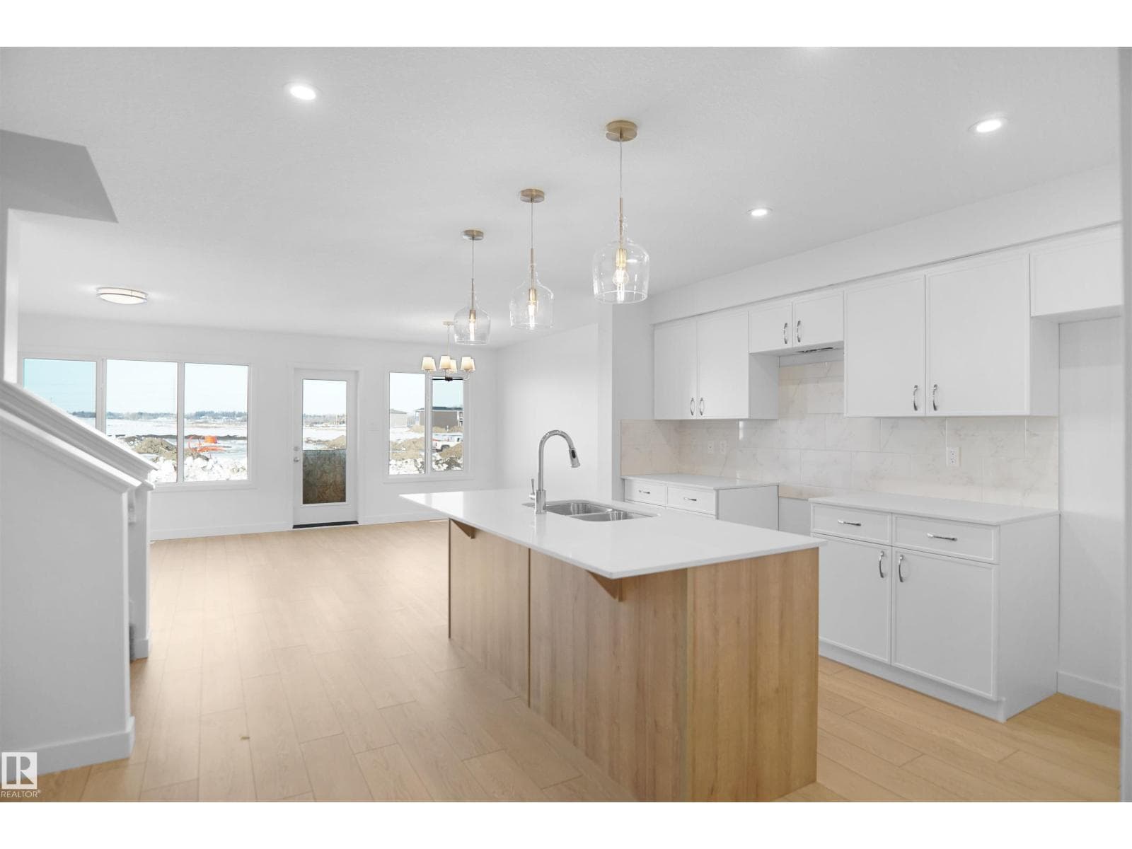 1535 208 ST NW photo 4