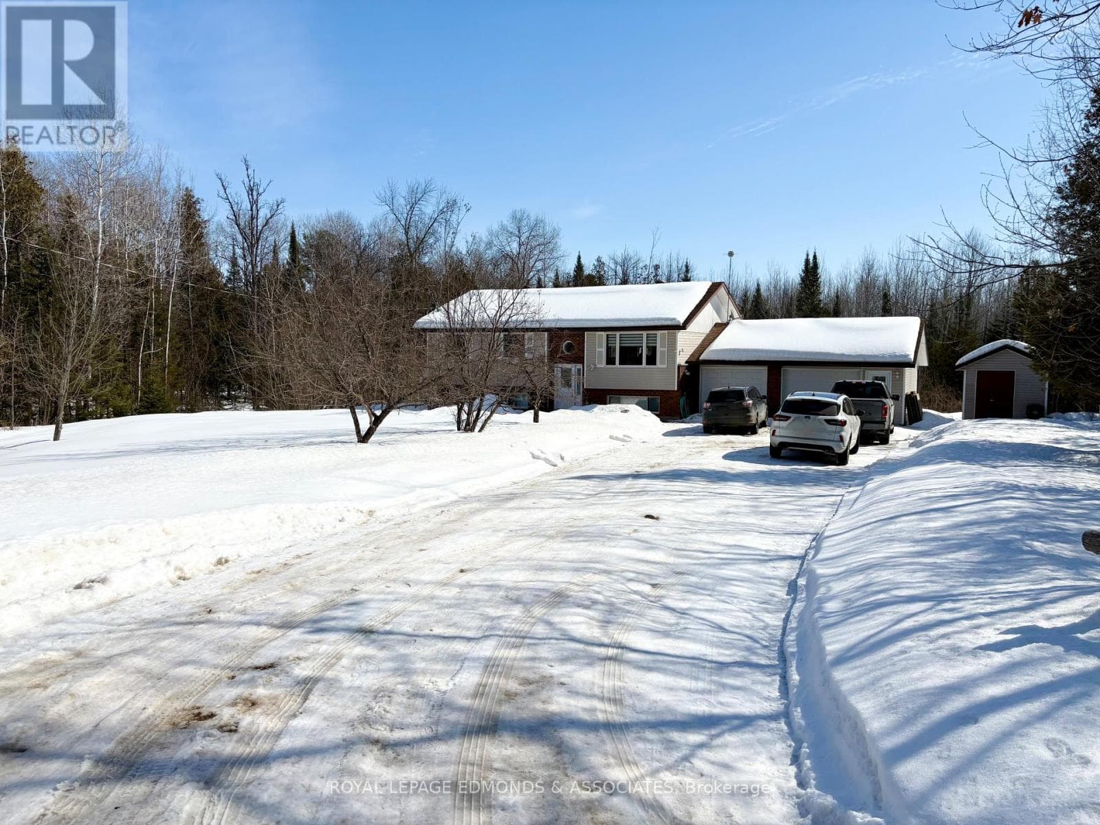 418 FOREST PARK ROAD photo 2