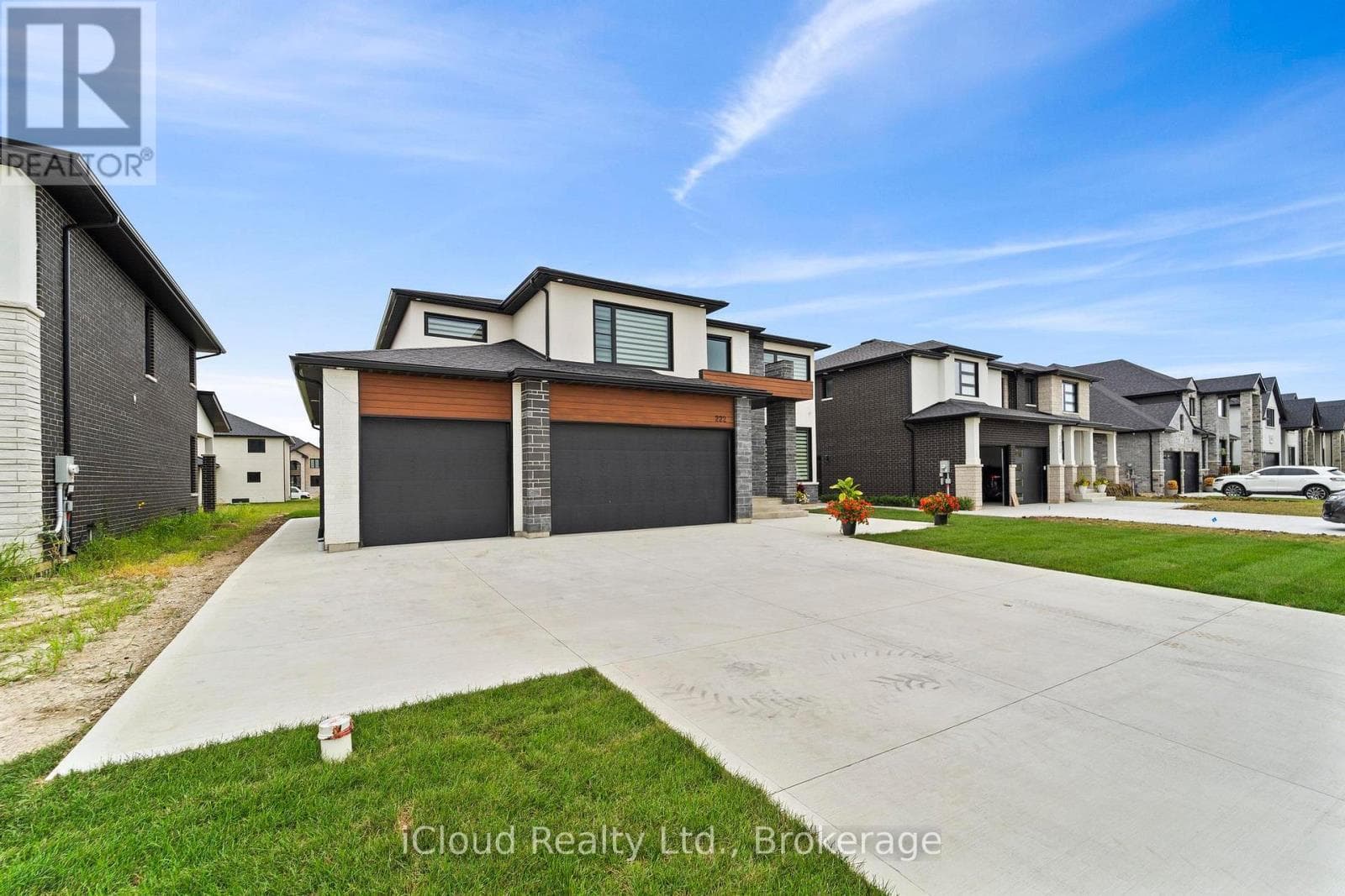 222 COWAN COURT photo 2