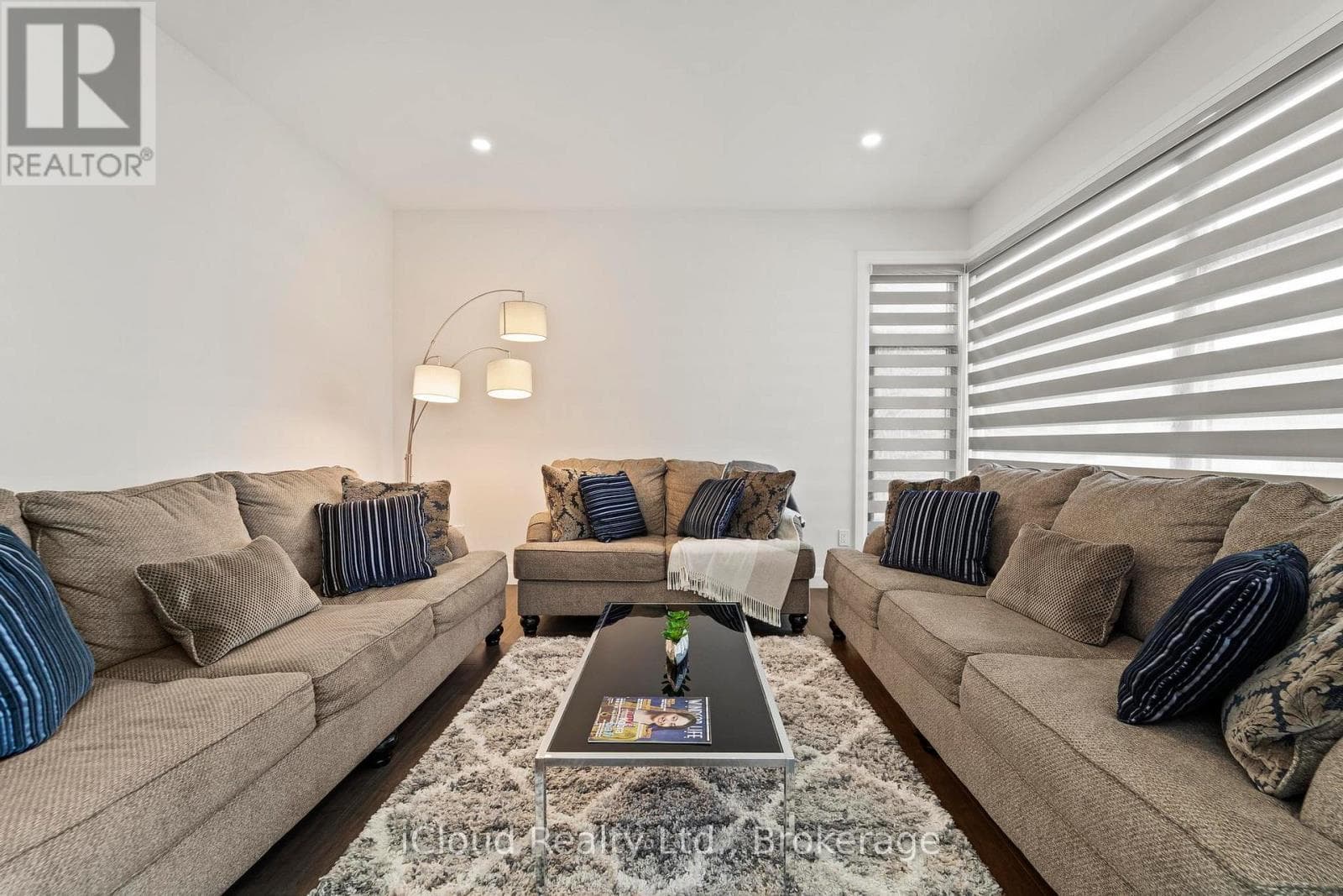 222 COWAN COURT photo 5