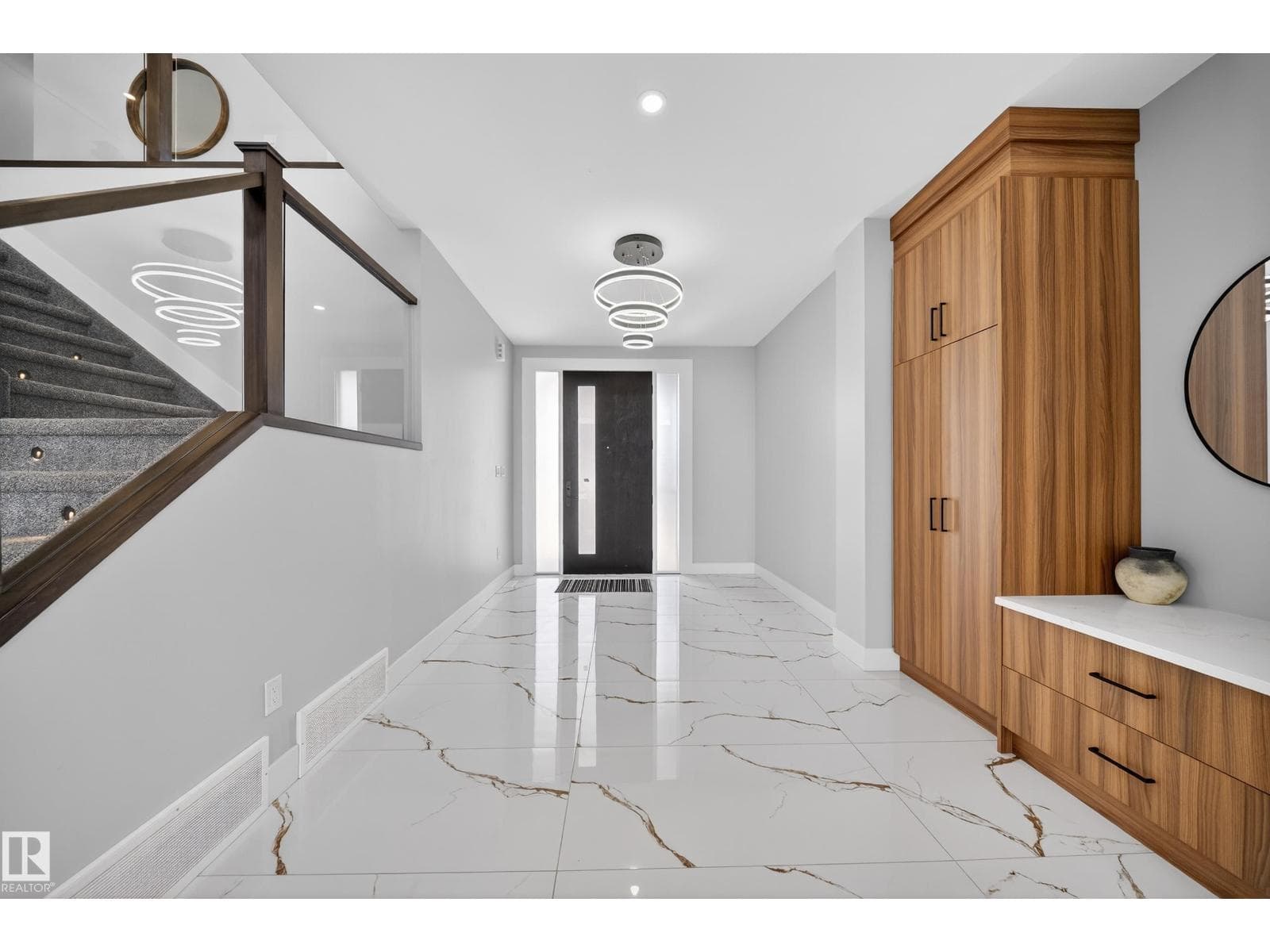 6614 39 AV — photo 3