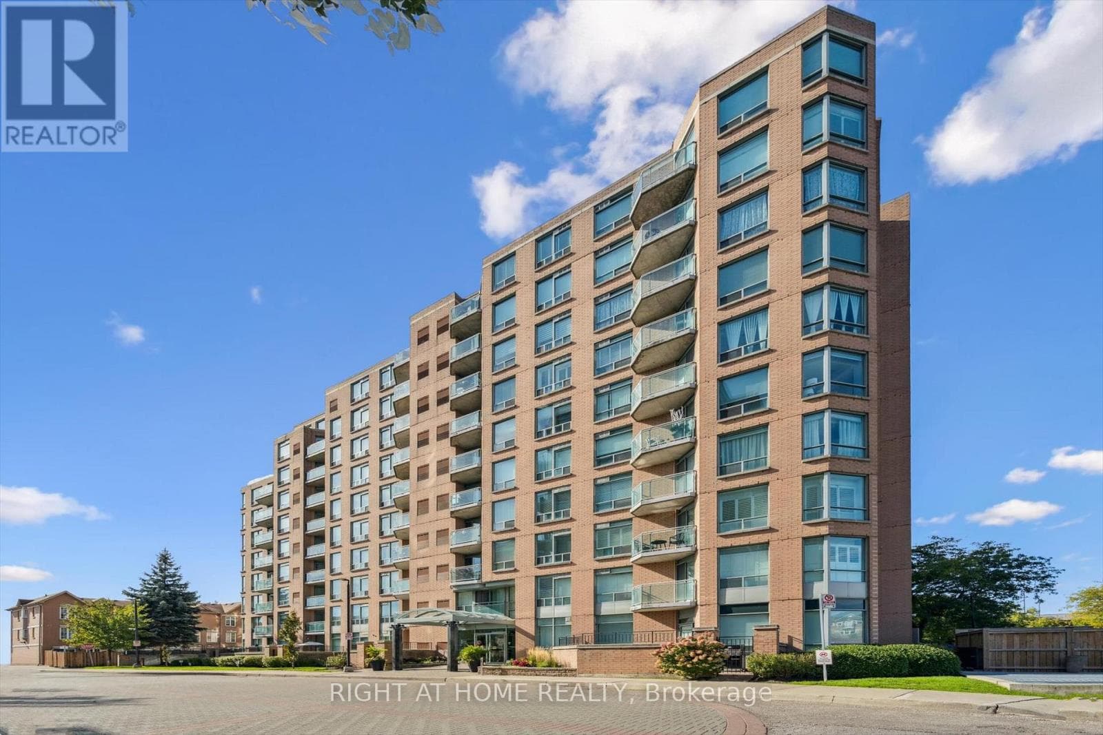 2 bed 2 bath single family at 304 - 190 MANITOBA STREET — $635,000