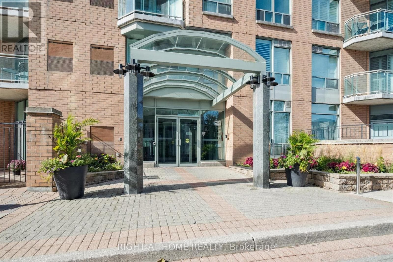 304 - 190 MANITOBA STREET photo 2
