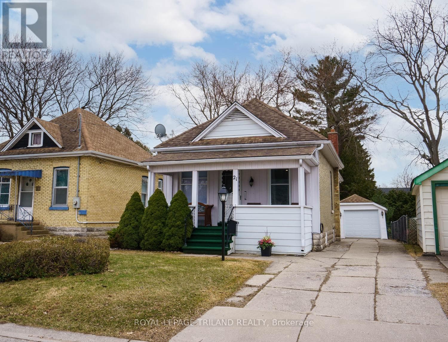 3 bed 2 bath single family at 21 OAK STREET — $439,900