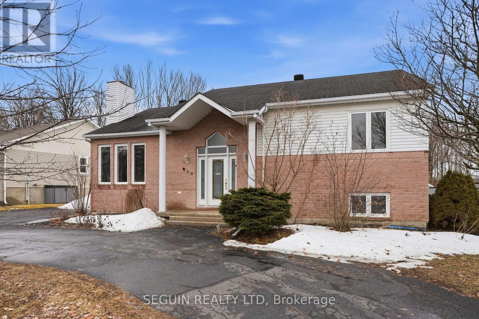 650 BERTHIAUME STREET photo 2