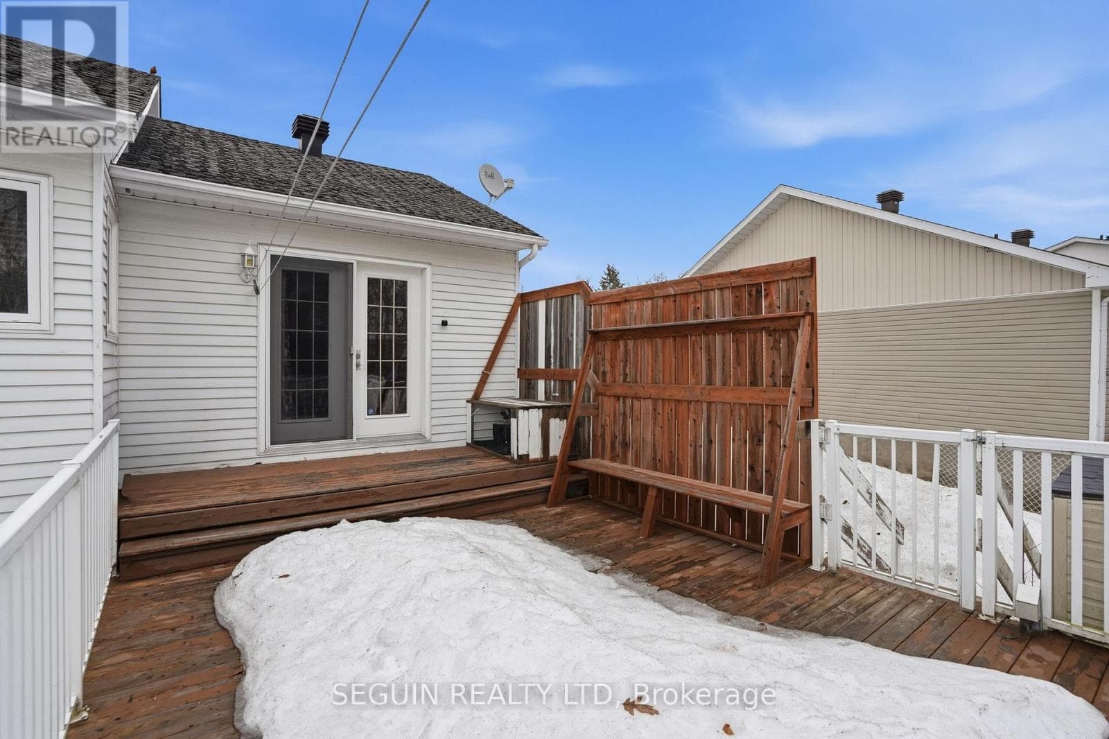650 BERTHIAUME STREET photo 4