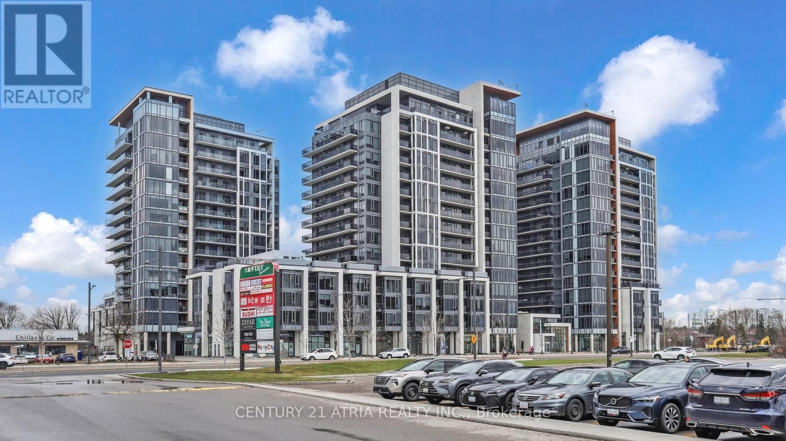 2 bed 1 bath single family at 207-B - 9600 YONGE STREET — $535,000