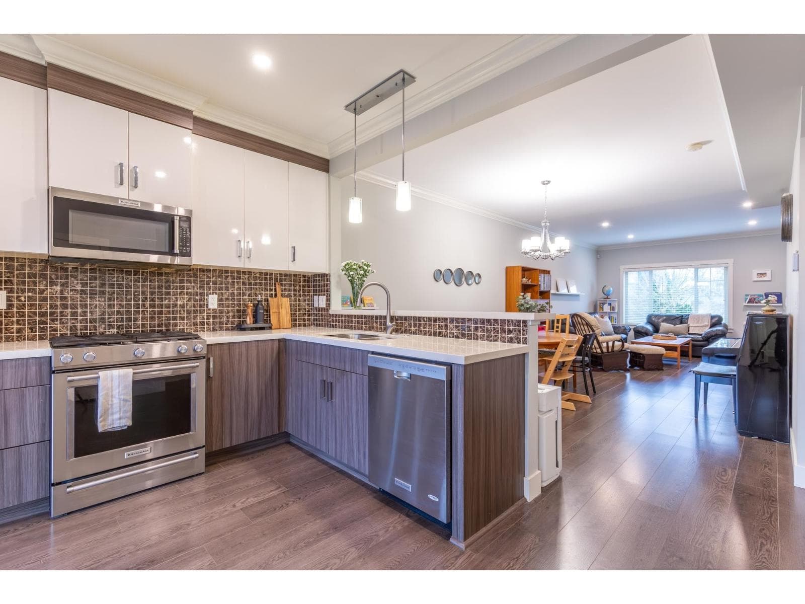 60 19097 64 AVENUE photo 2