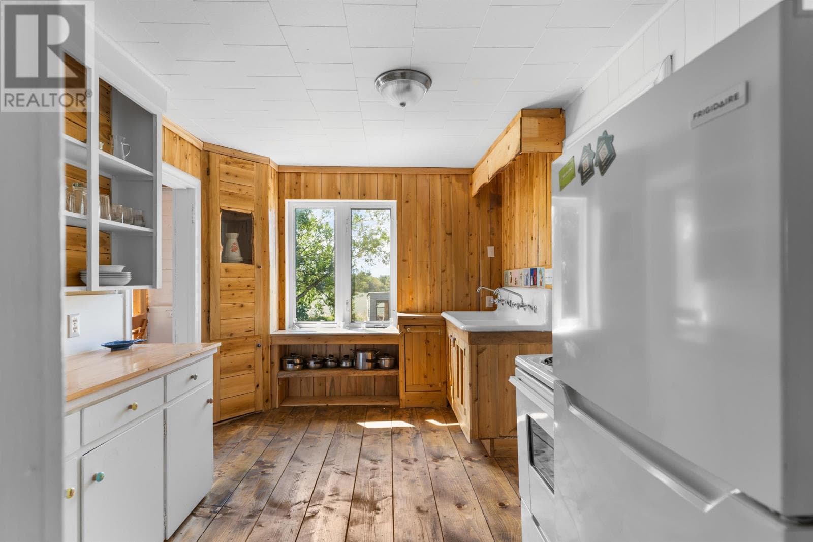 39015 WESTERN Road photo 3