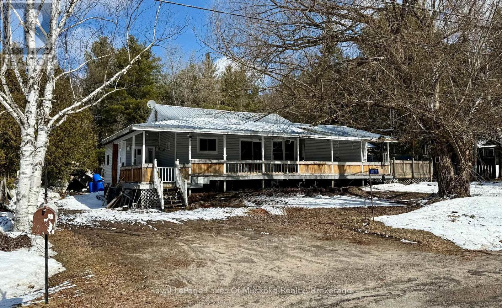 2 bed 1 bath single family at 1071 NAISMITH ROAD — $520,000