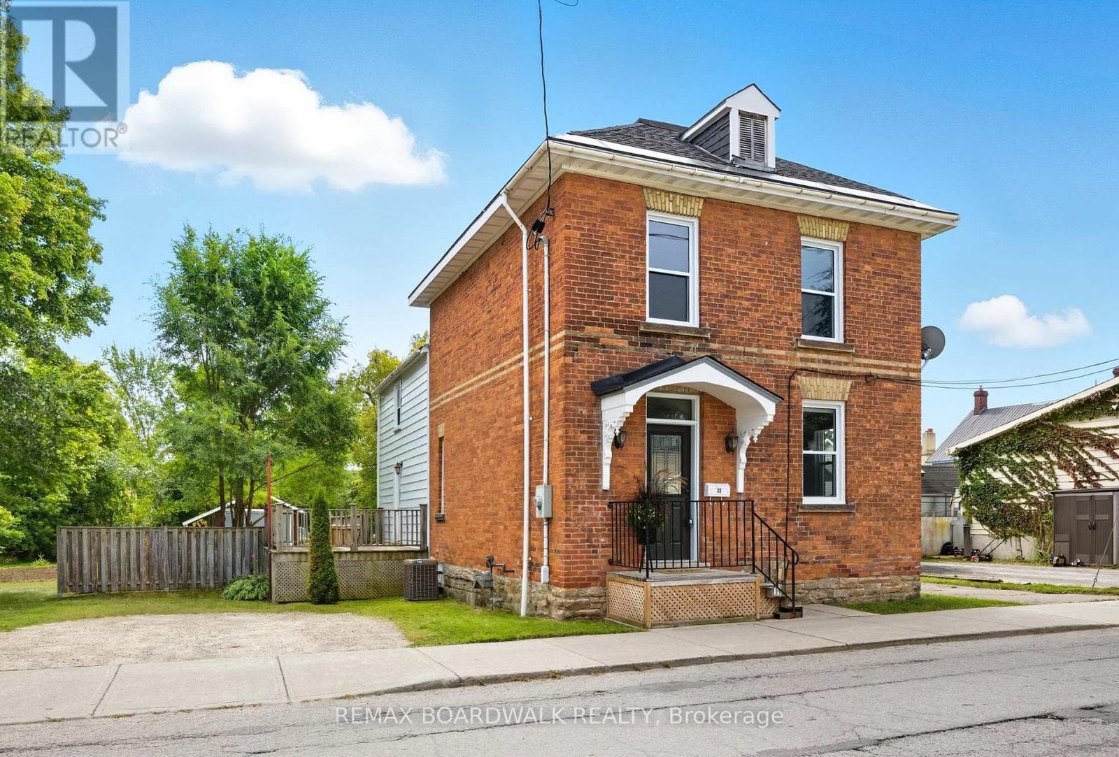 22 ISABELLA STREET photo 3