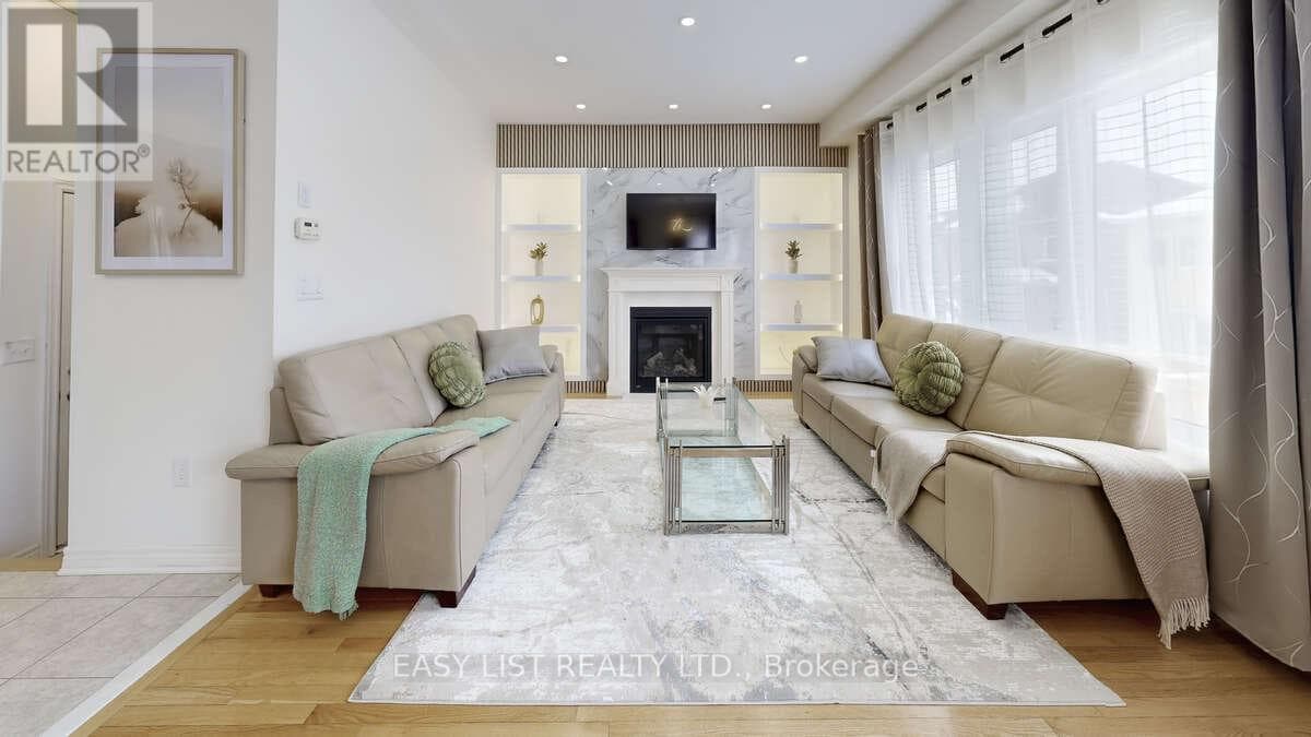 42 FOXBERRY ROAD photo 4