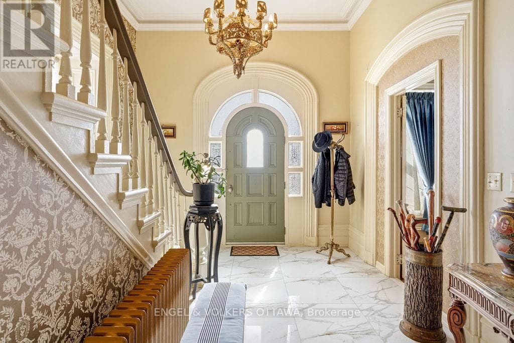382 MCGILL STREET photo 4