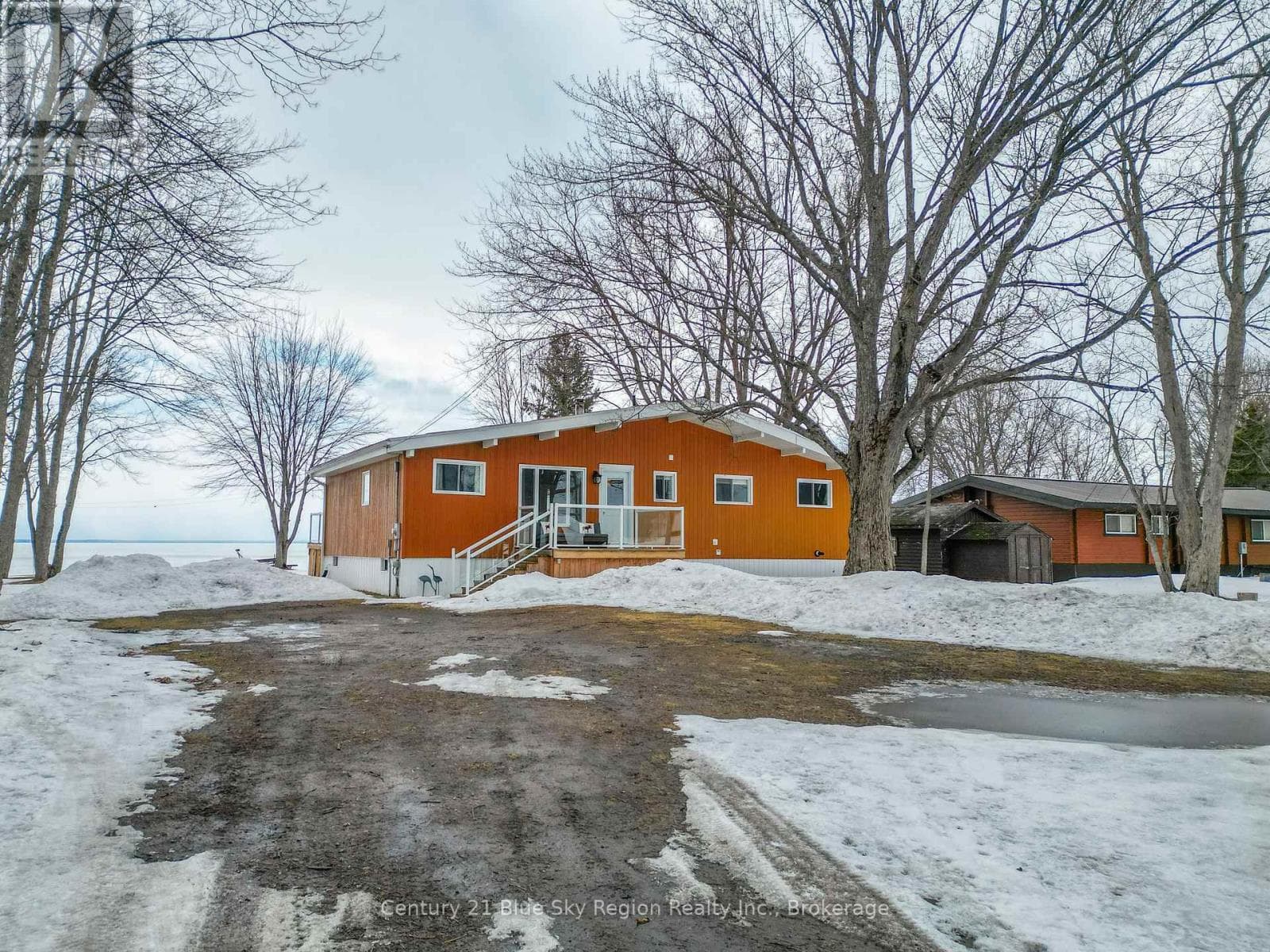 370 MARLEAU ROAD photo 2