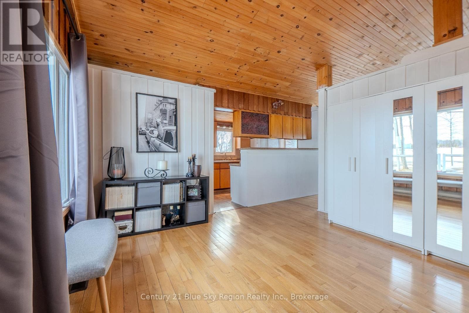 370 MARLEAU ROAD photo 4