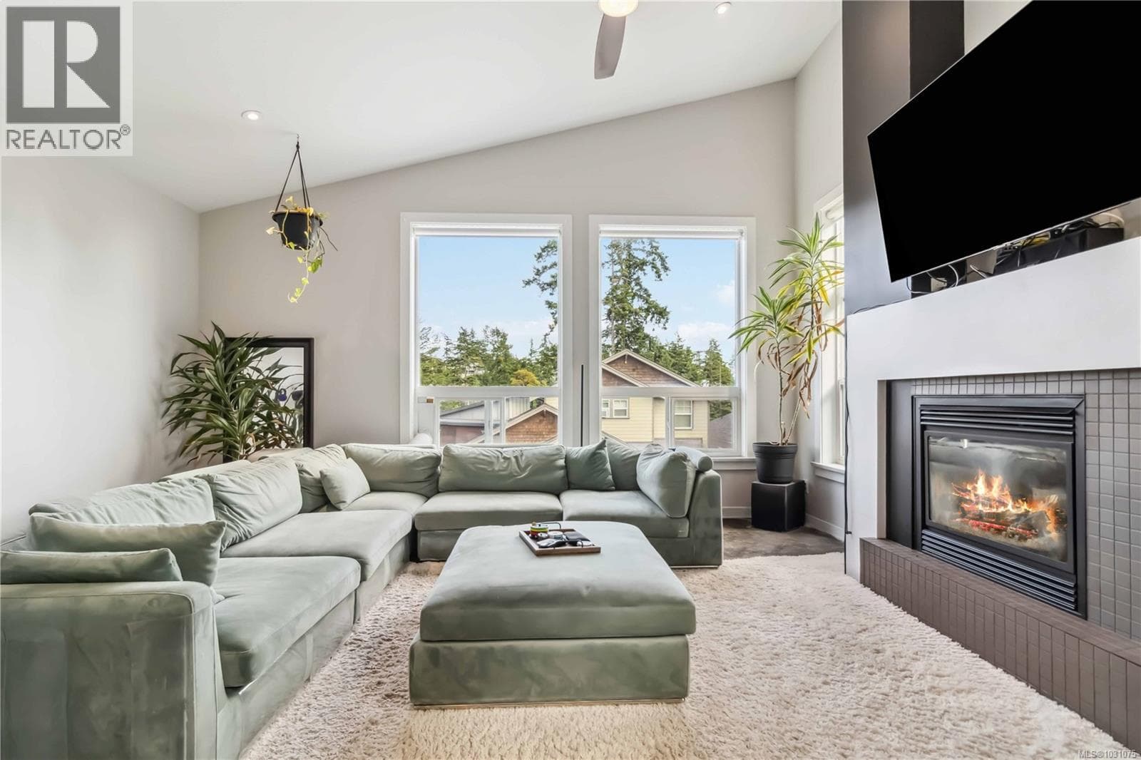 936 Aqua Crt photo 4