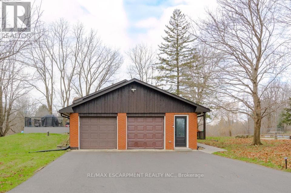 491 HIGHWAY 5 W photo 3