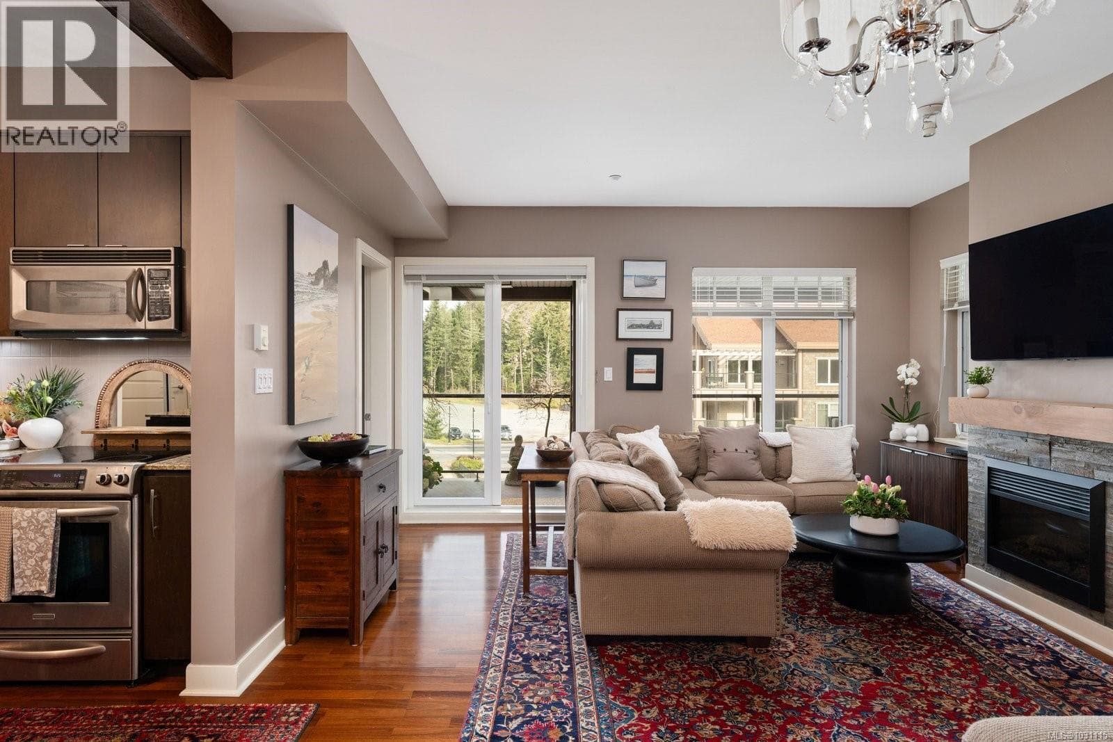 301 1375 Bear Mountain Pkwy photo 4