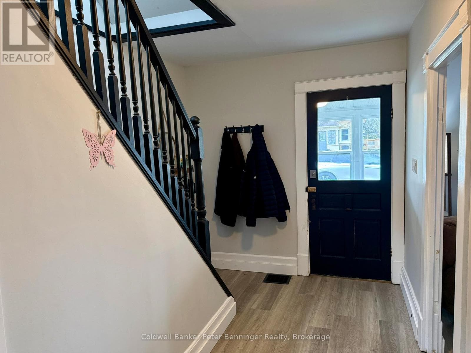 7 BROWNLEE STREET N photo 5