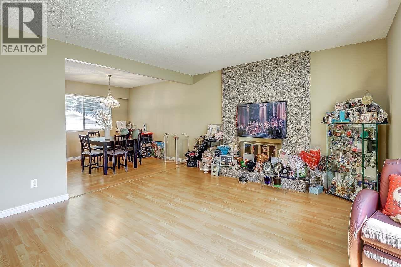6280 YEATS CRESCENT photo 5