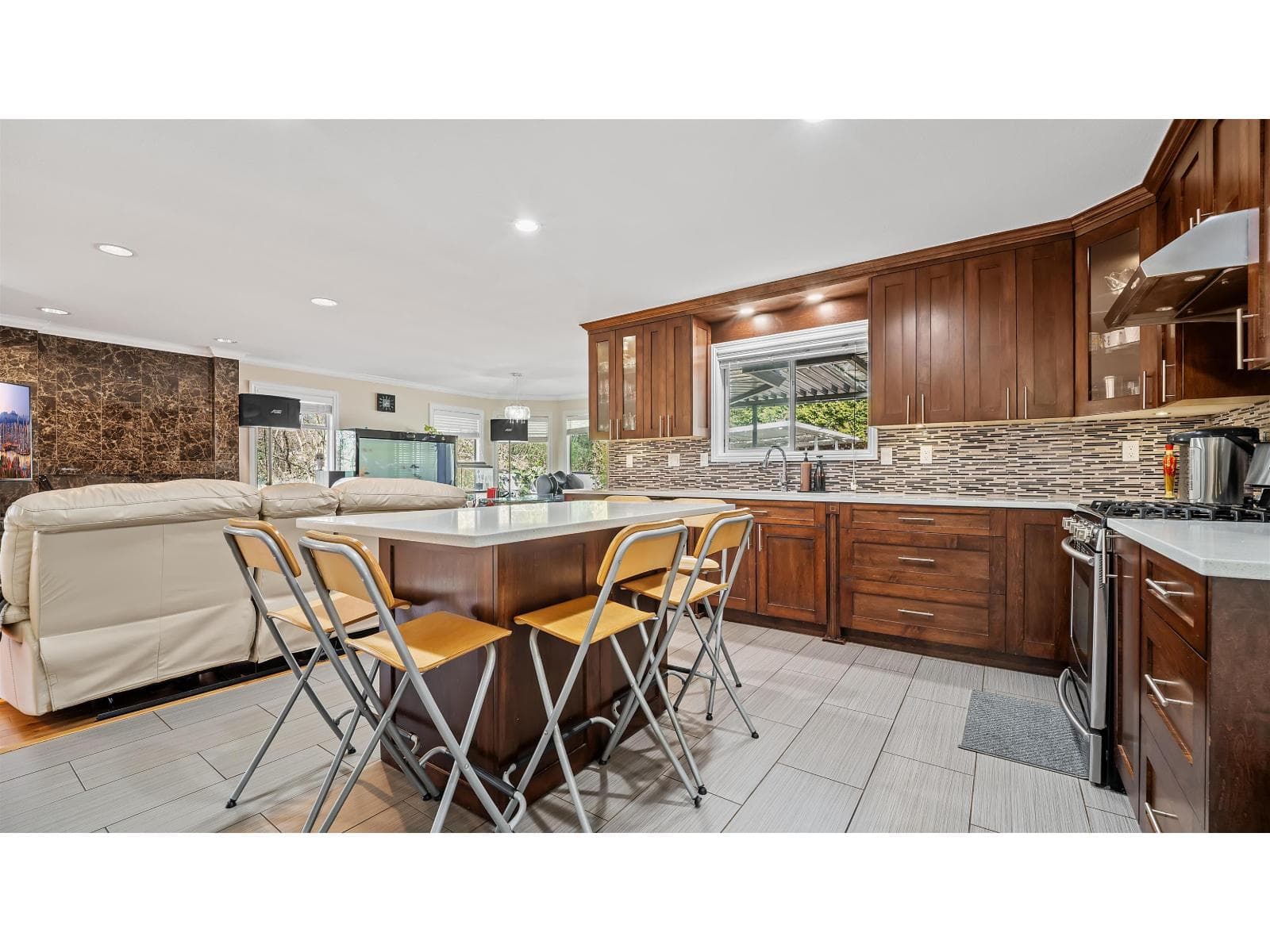 14077 84 AVENUE photo 3