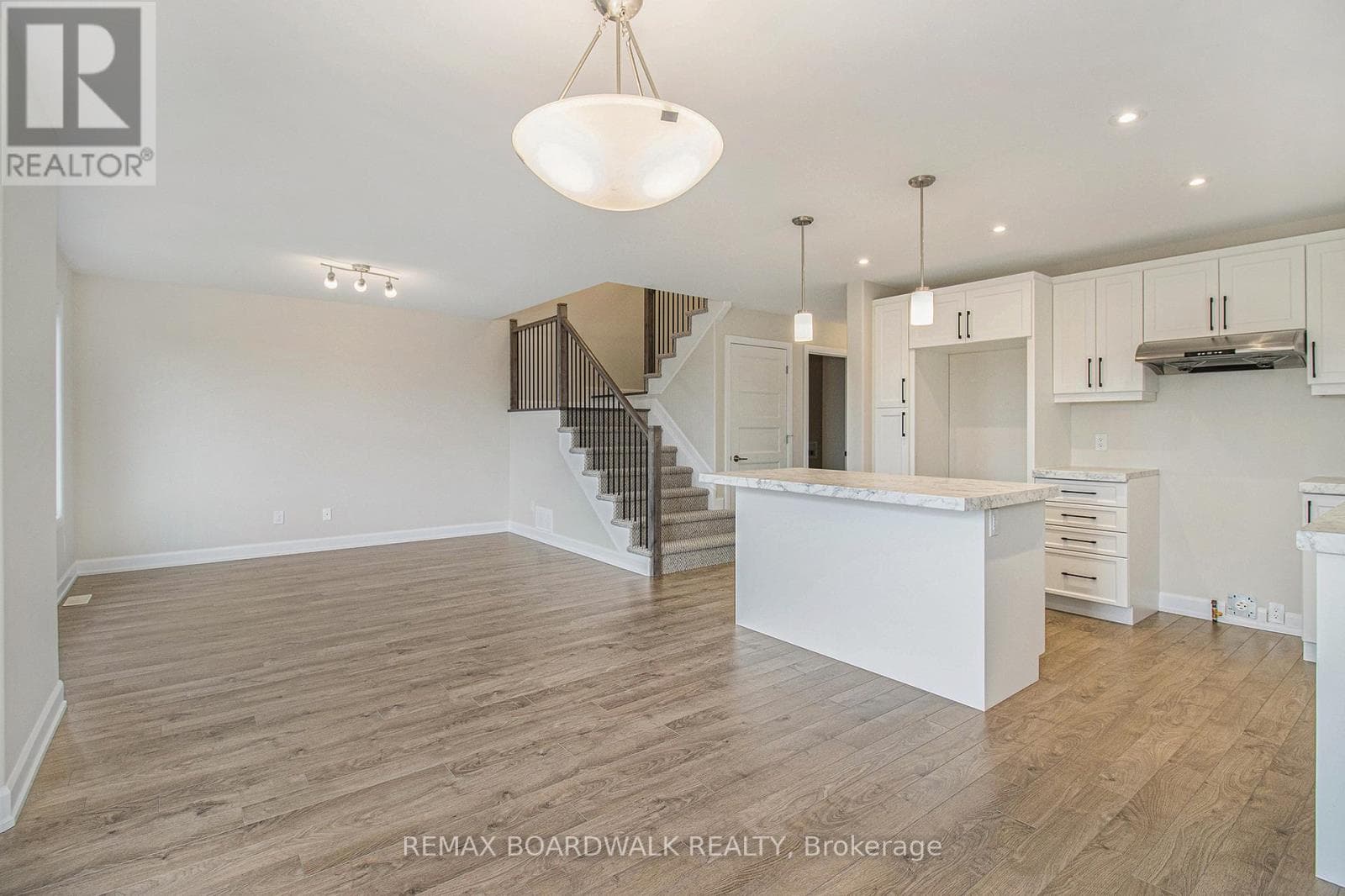 1203 MONTBLANC CRESCENT photo 5