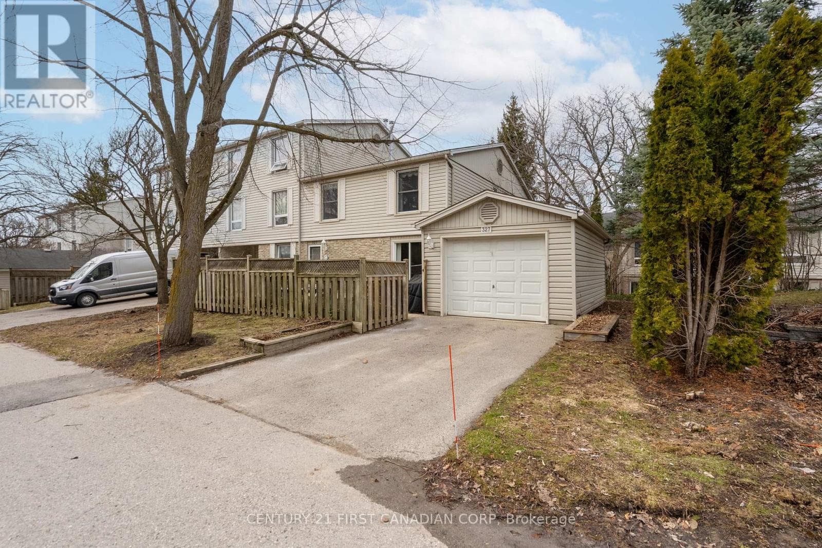 5 bed 4 bath single family at 327 EVERGLADE CRESCENT — $524,900