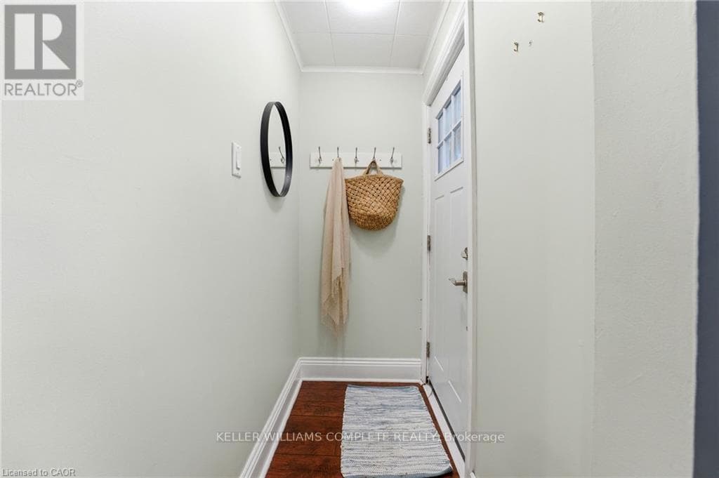 547 COCHRANE ROAD photo 3