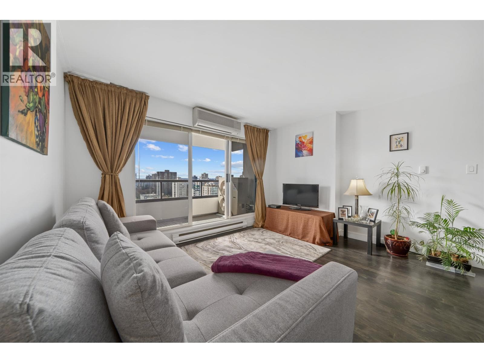 2 bed 2 bath single family at 1908 1060 ALBERNI STREET — $919,000