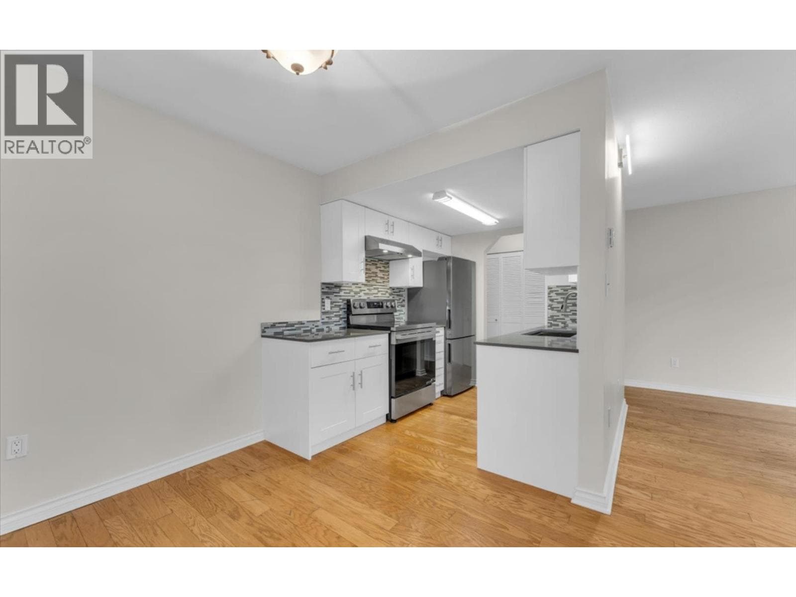 104 1641 WOODLAND DRIVE photo 4