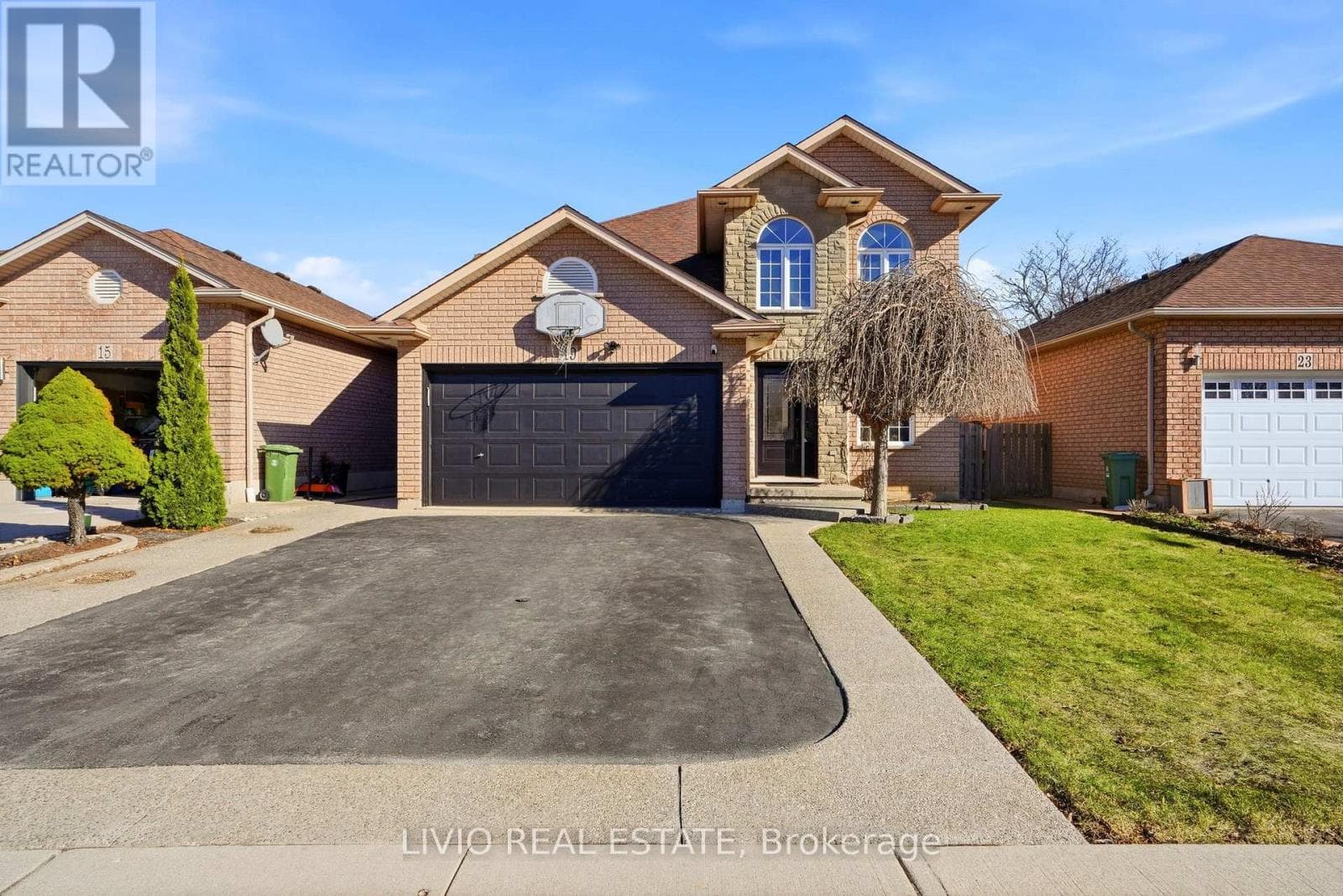4 bed 4 bath single family at 19 KONSTANTINE COURT — $999,999
