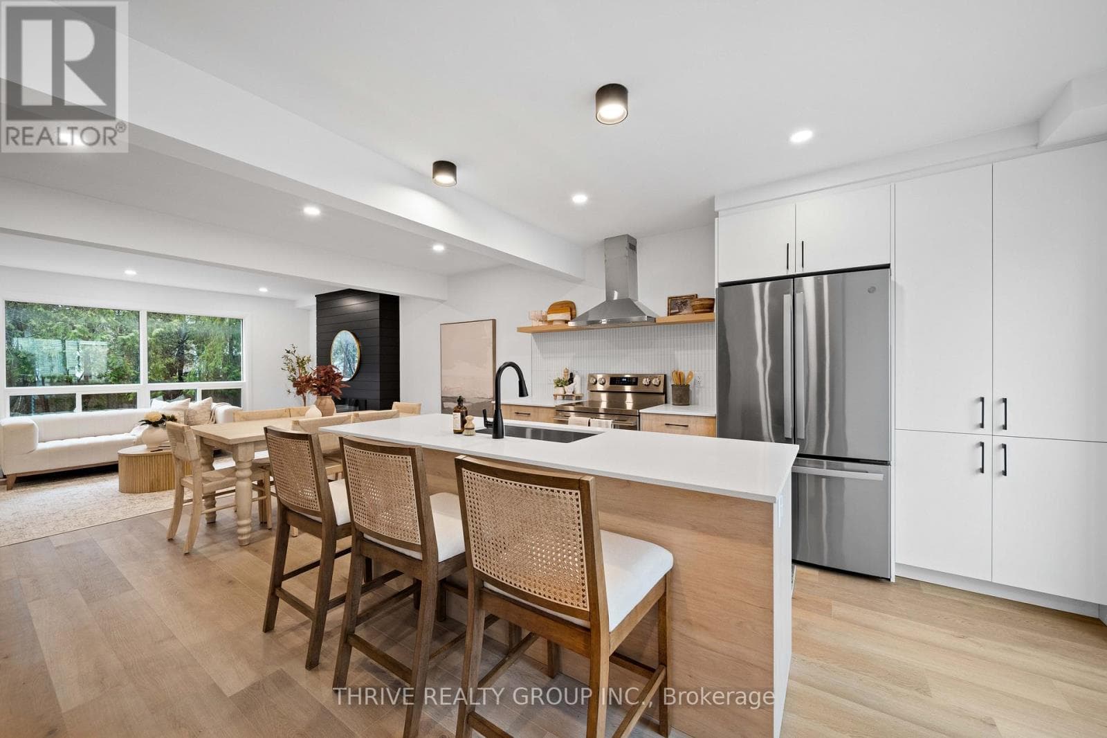 3 bed 3 bath single family at 41 - 355 SANDRINGHAM CRESCENT — $429,900
