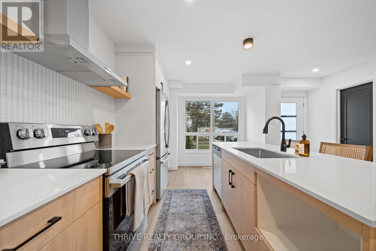 41 - 355 SANDRINGHAM CRESCENT photo 3