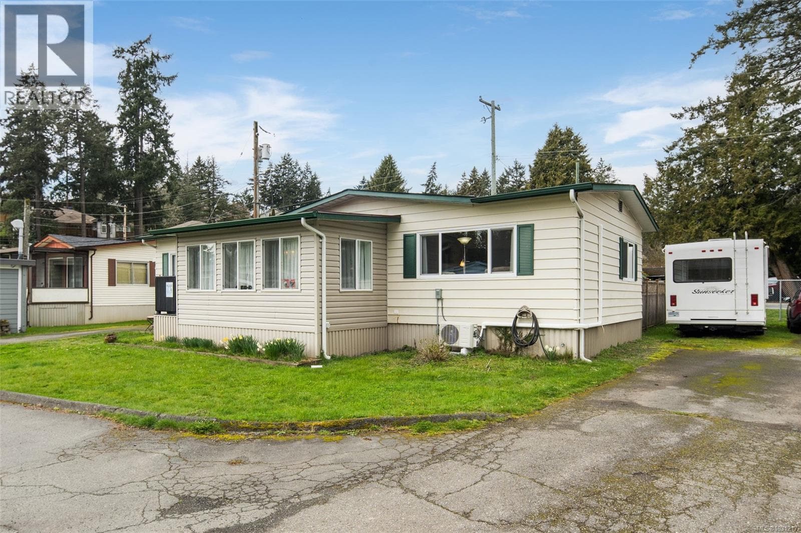 3 2607 Selwyn Rd photo 3