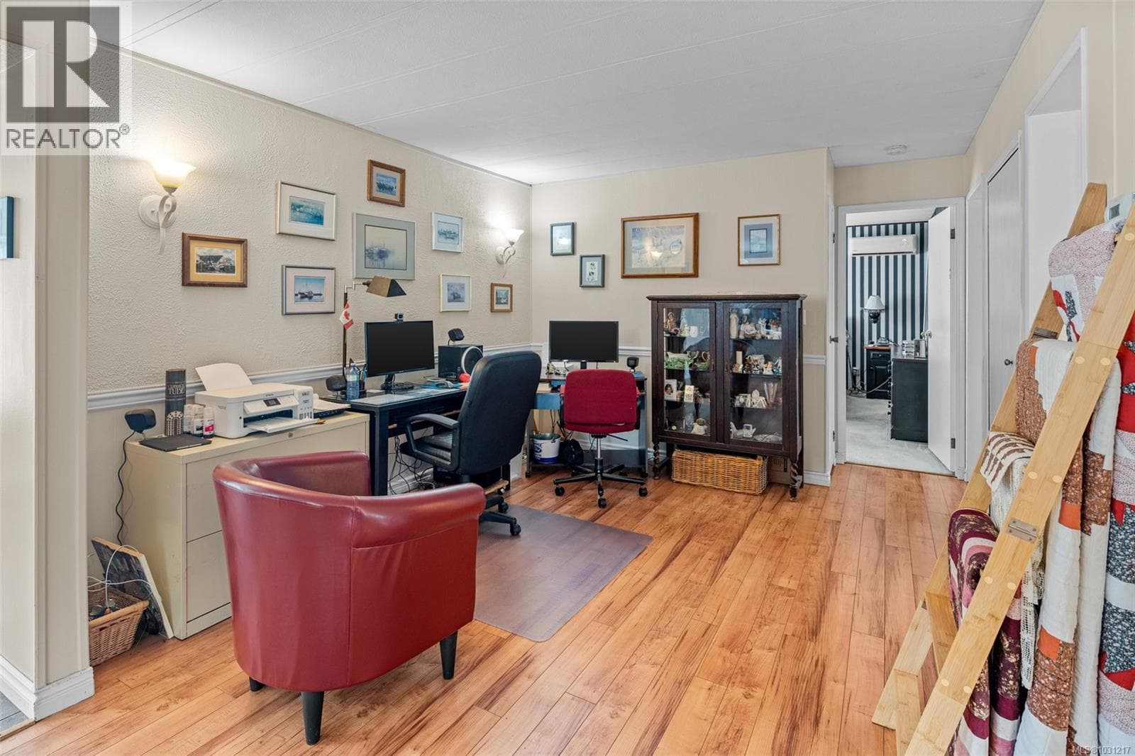 3 2607 Selwyn Rd photo 4