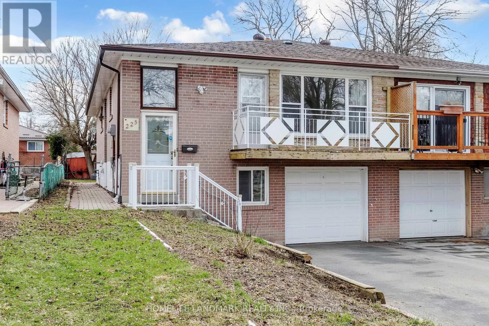 225 PINEWAY BOULEVARD photo 3