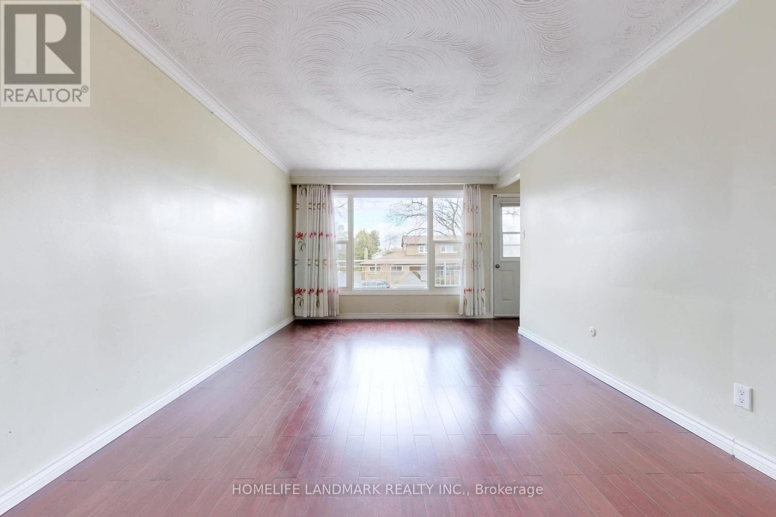 225 PINEWAY BOULEVARD photo 5