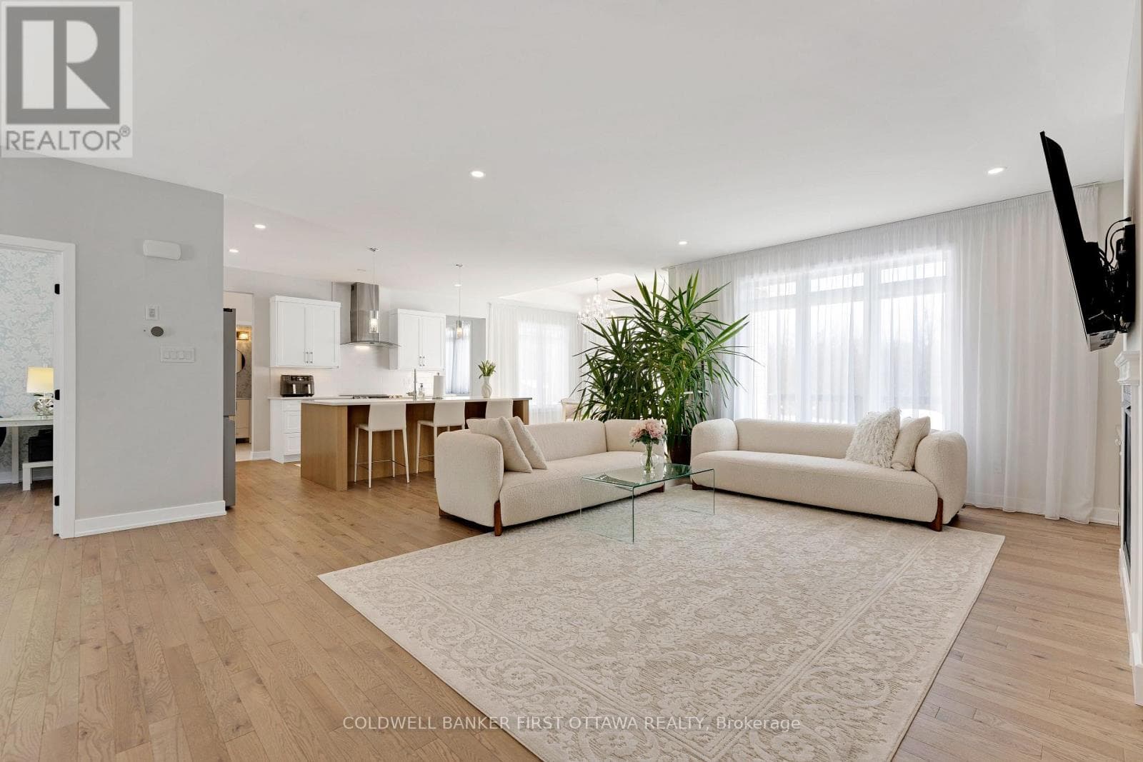 121 ERNEST WAY photo 5
