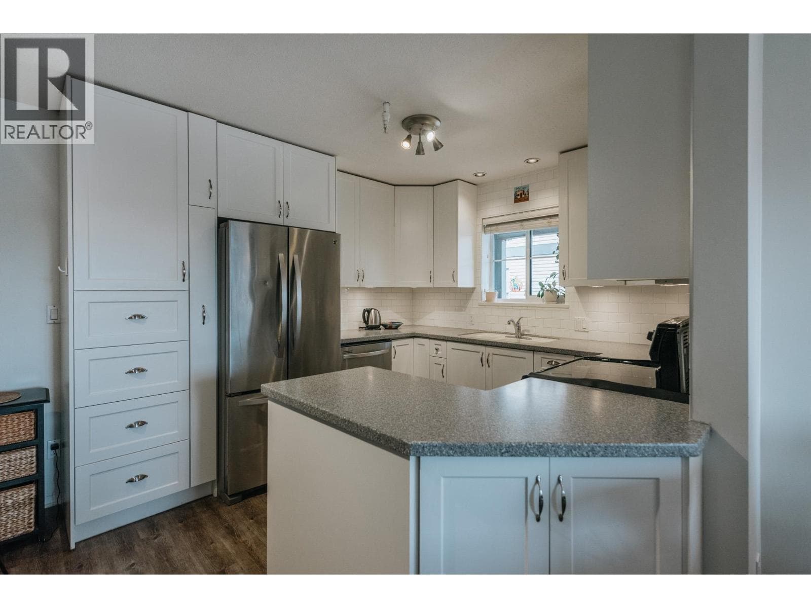 45 689 PARK ROAD photo 4