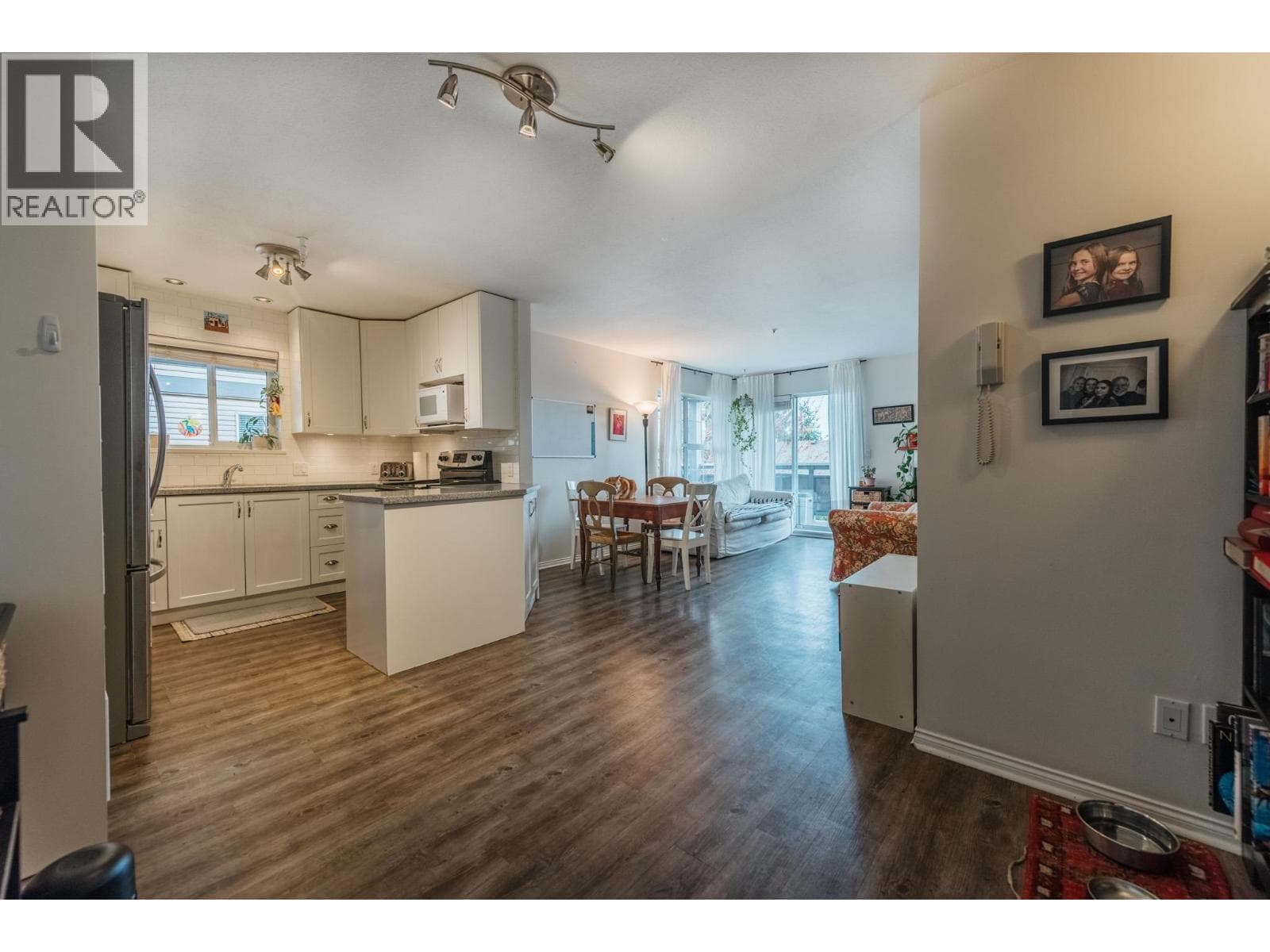 45 689 PARK ROAD photo 3