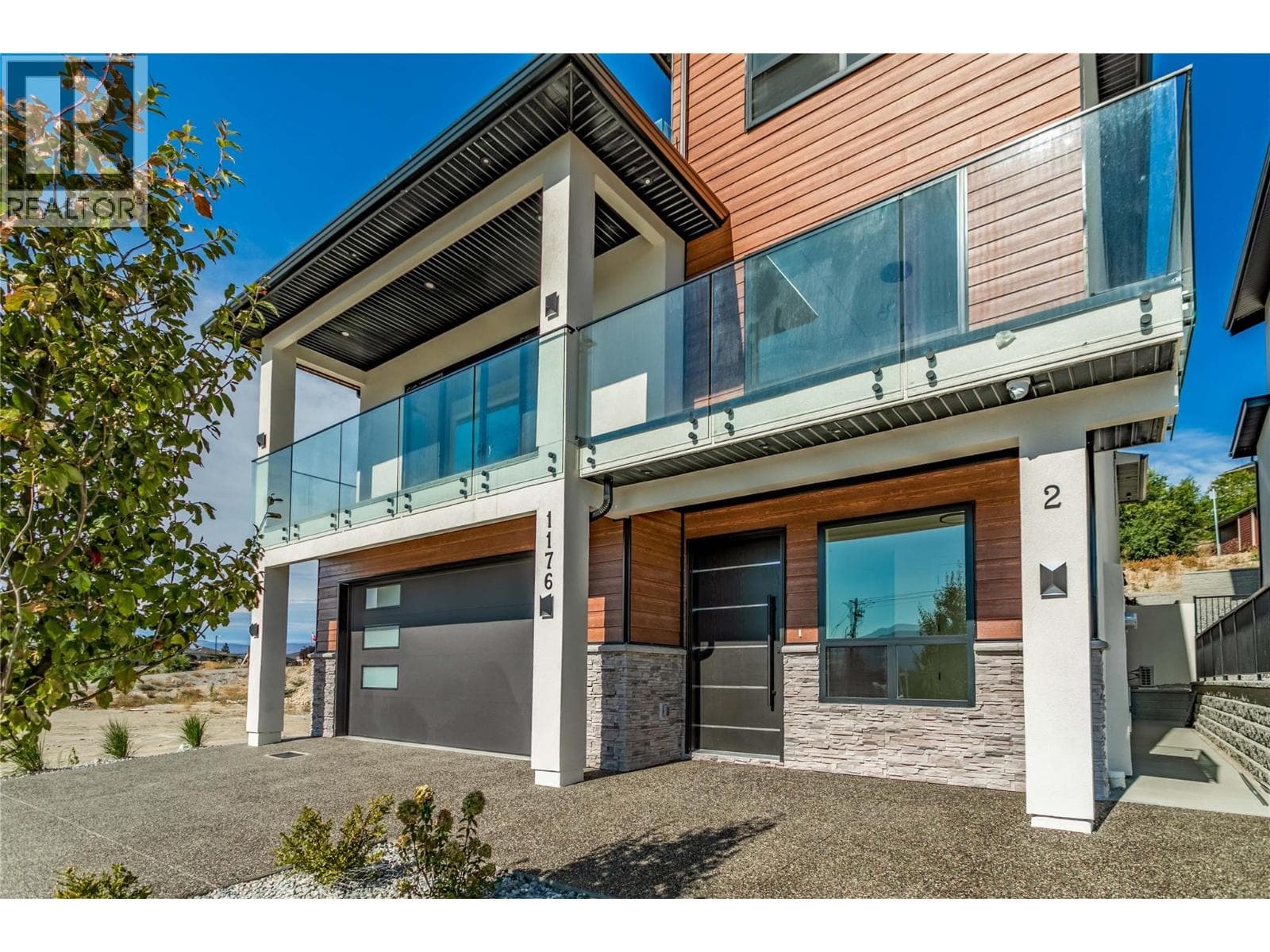 1176 Hume Avenue photo 3
