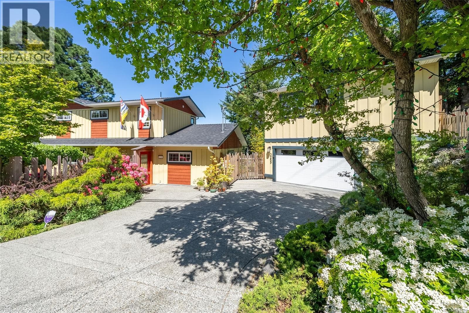 4 bed 4 bath single family at 3259 Dolphin Dr — $1,329,000