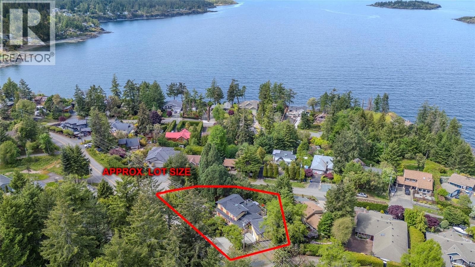 3259 Dolphin Dr photo 2